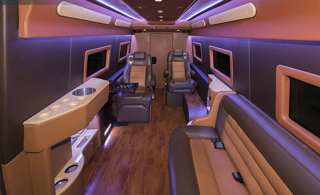 Armored-bus-based-on-Mercedes-Benz2w